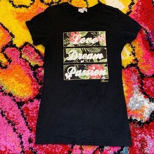 GUESS🔻 “Love Dream Passion” Graphic Tee